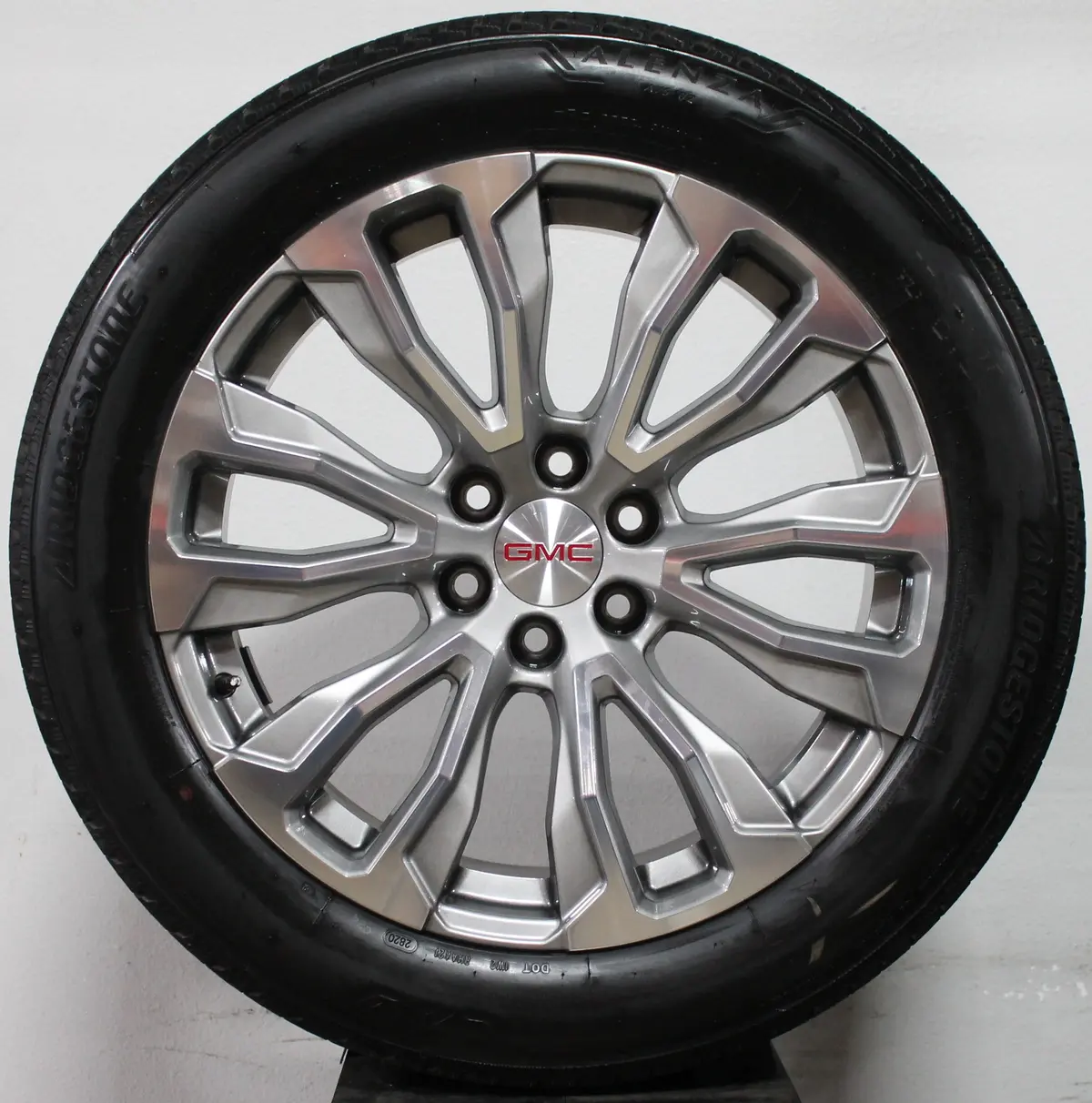 2021 Gmc Yukon 22" Machined / Grey, 275/50R22 Tires, Set Of 4,  Part # Rpublem 1