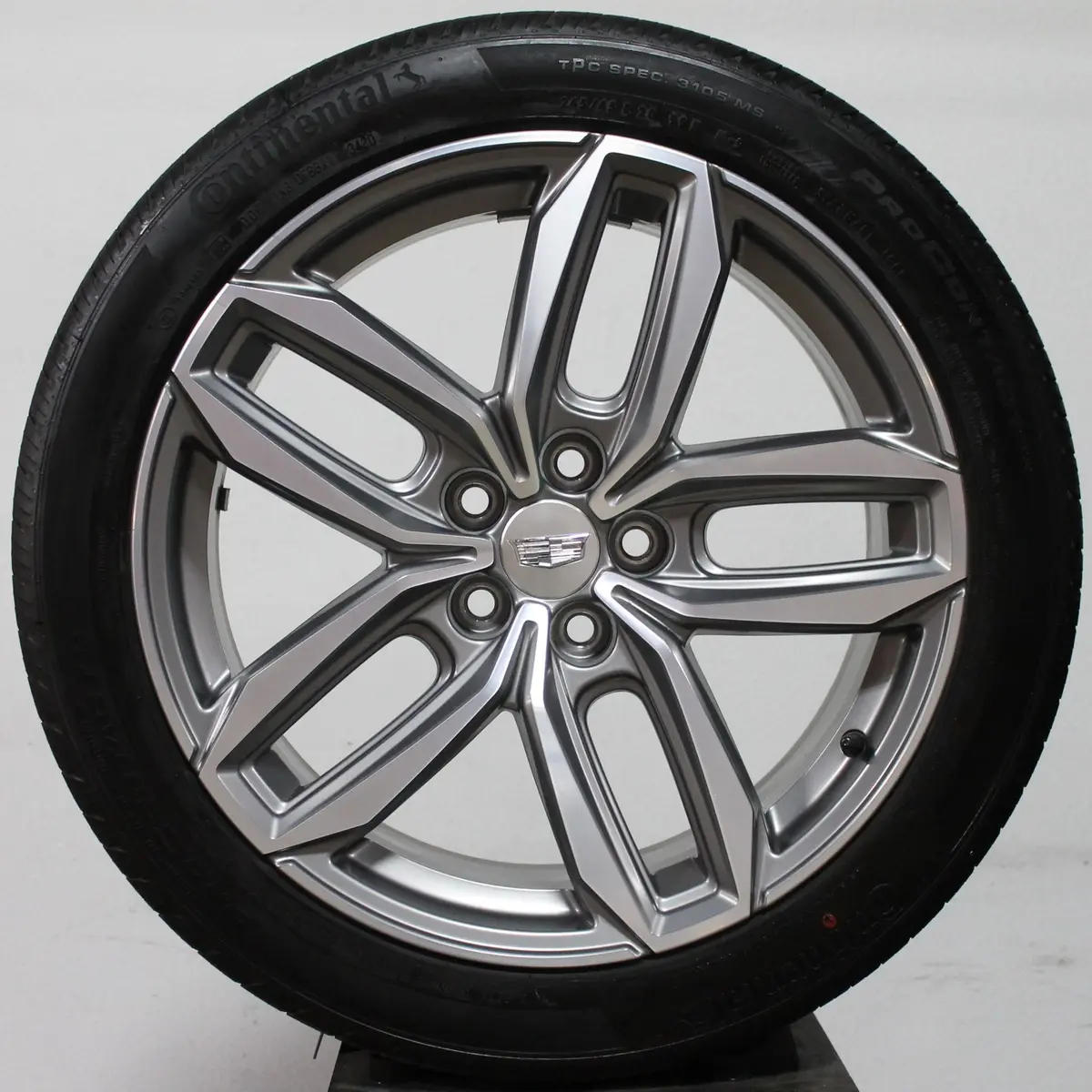 Cadillac Xt4 Grey / Machined Wheels, 245/45R20 Continental Tires, Set Of 4, Part # Rq9 1
