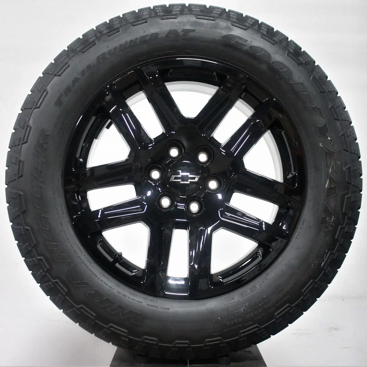 Chevrolet Silverado Trail Boss 20" Gloss Black, 275/60R20 Goodyear At Set Of 4, Partt# Rd5gyat 1