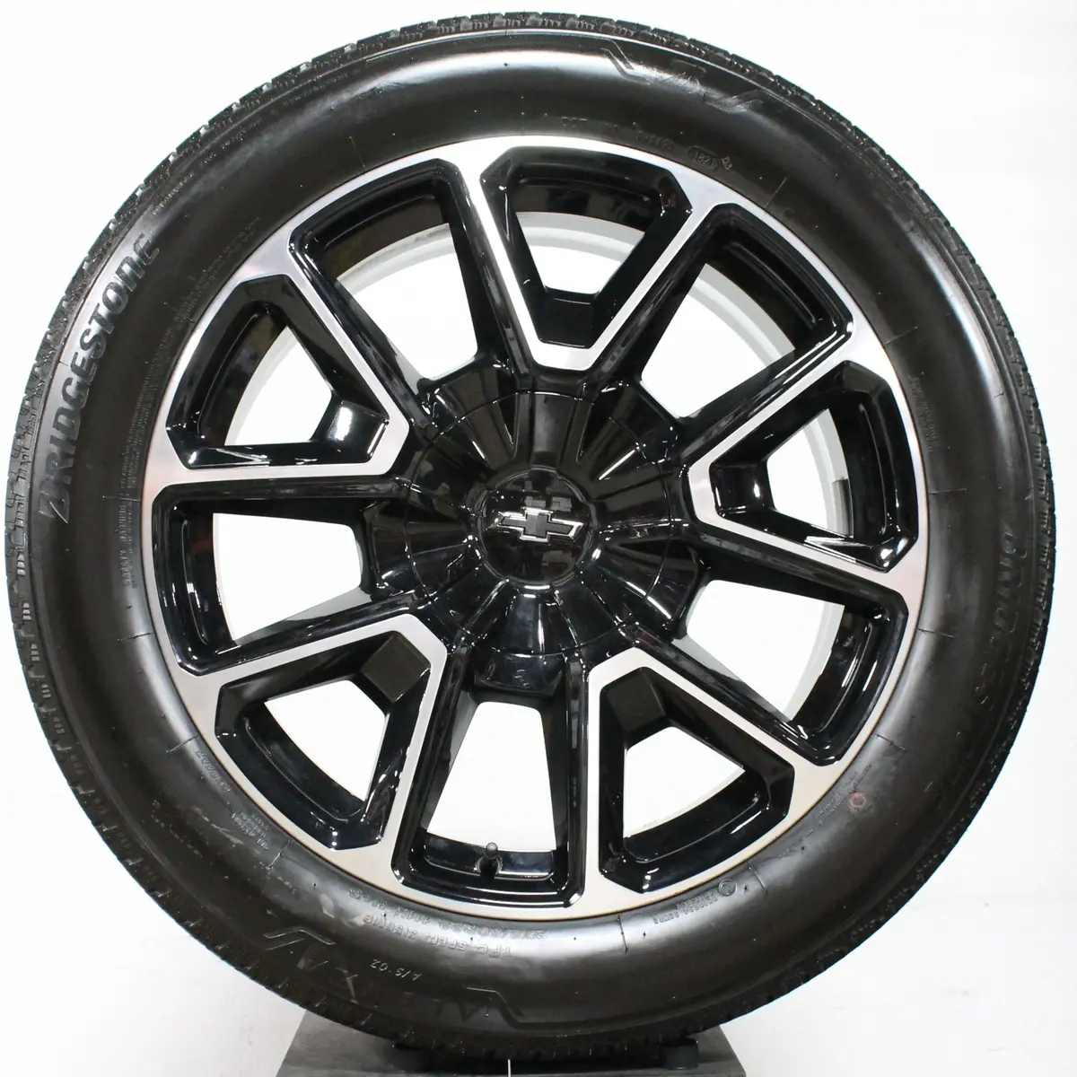 Chevrolet Tahoe / Suburban 22" Black / Machined Wheels, 275/50R22 Tires, Set Of 4, Part # Sgf 1