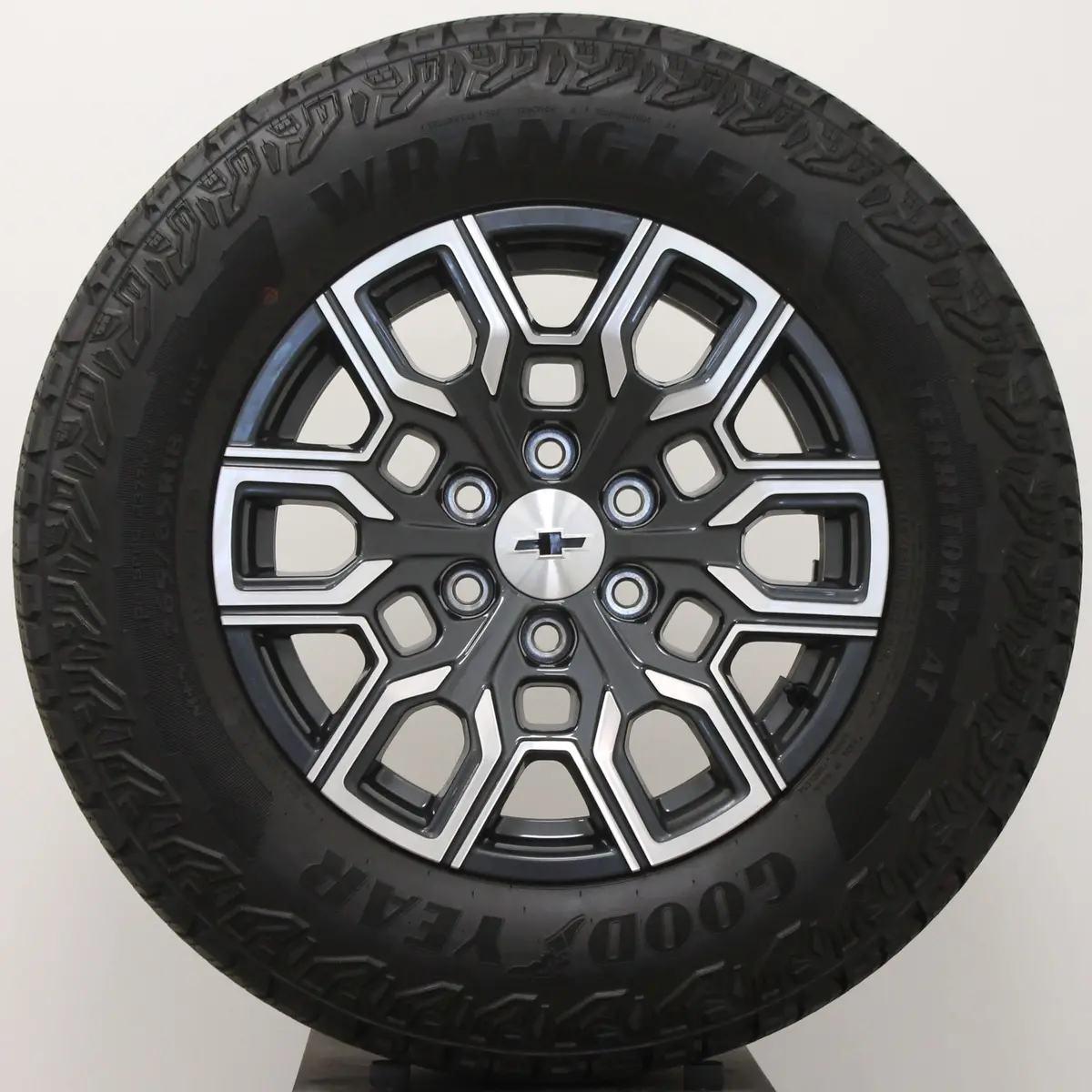 Chevrolet Colorado 18" Grey / Machined Wheels, 265/65R18 Goodyear At Tires, Set Of 4,  Part #Pzi 1