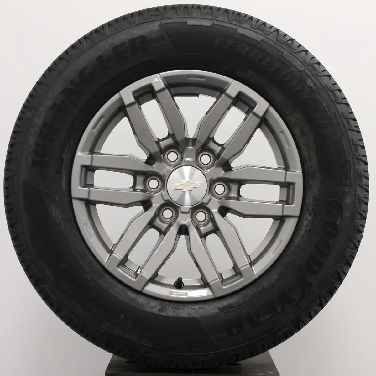 Chevrolet Colorado 17" Silver Wheels, 255/65R17 Goodyear Tires, Set Of 4, Part #Q5w 1