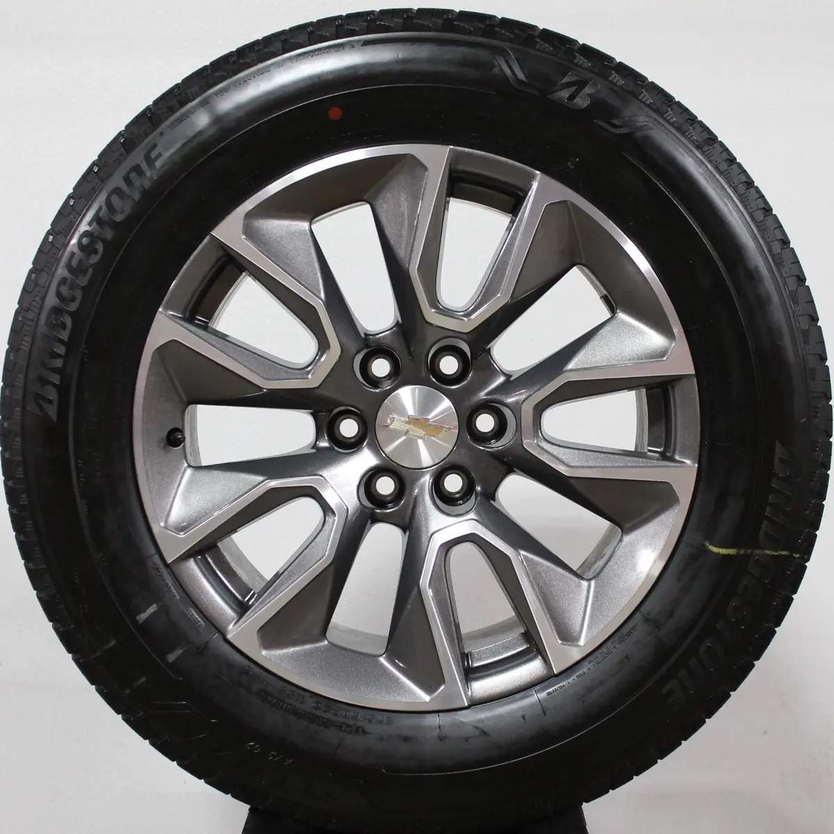 Chevrolet Silverado Grey / Machined Wheels, 275/60R20 Bridgestone, Set Of 4, Part# -Rd4as02 1